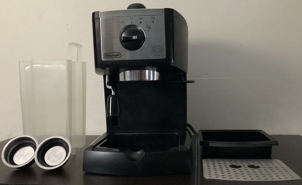 De'Longhi Easy Serving Espresso Machine~CoffeeMaker EC-155~WorksGreat~READ BELOW