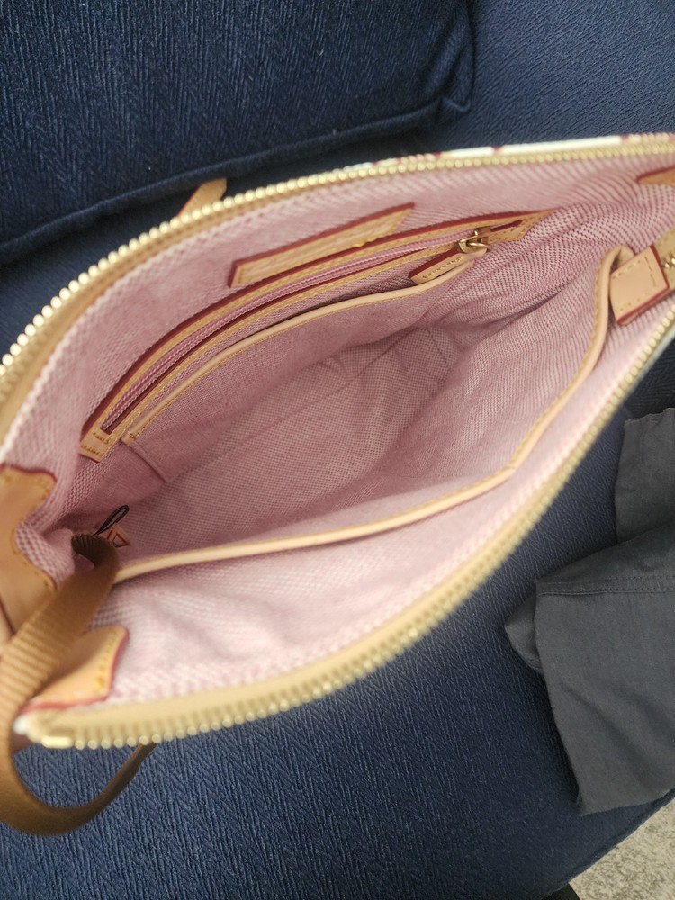 Authentic Dooney and Bourke, Crossbody Bag