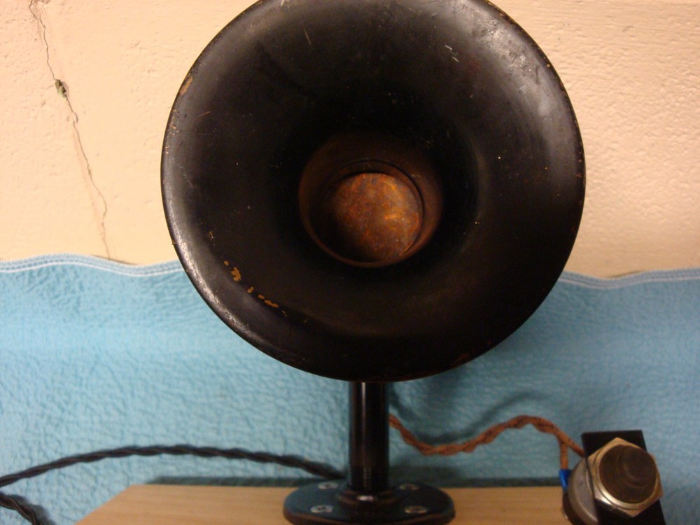 Holtzer Cabot Horn 110 Volt AC