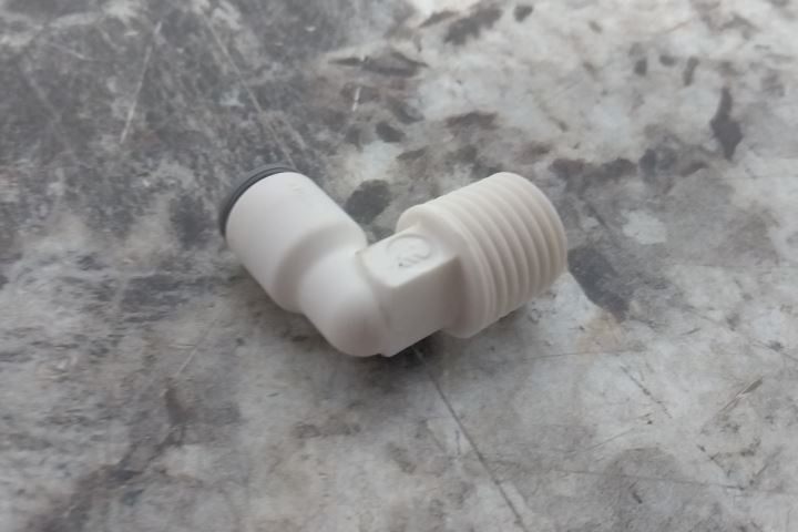 Parker 6579 56 14WP2 180 Pk 1/4 In Pipe Size White Fixed Elbow