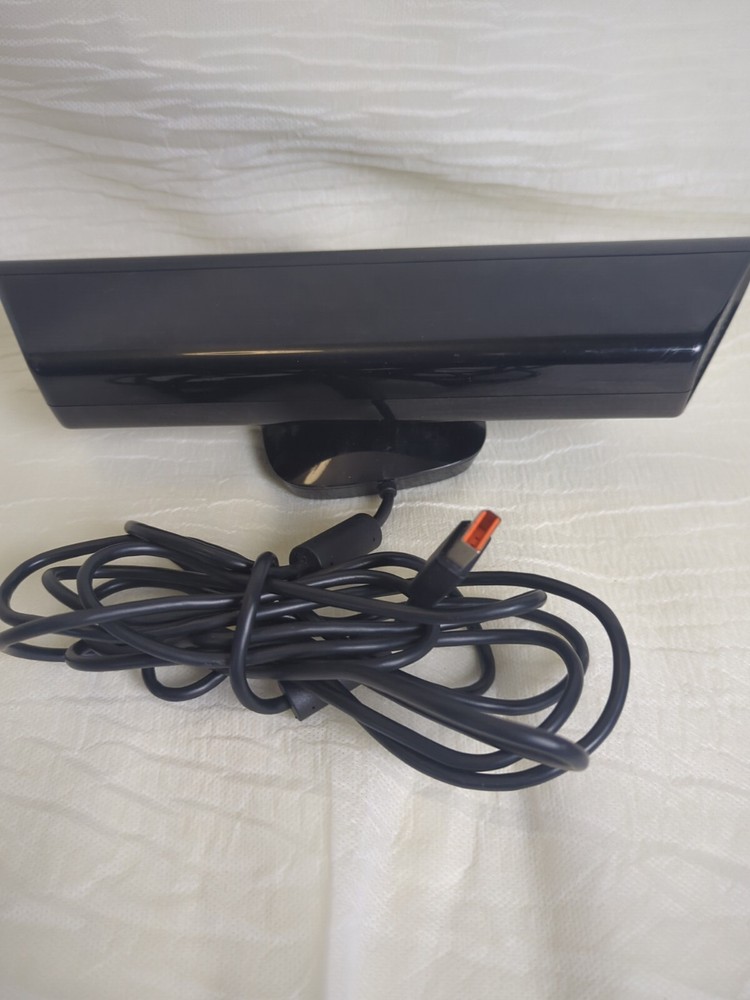 Microsoft Xbox 360 Kinect Motion Sensor Bar Black & 3 games bundle Dance Central