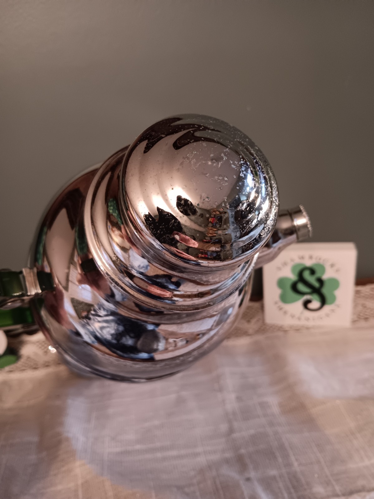 Vintage Art Deco Chrome Cocktail Shaker With Rare Avocado Green Bakelight Handle