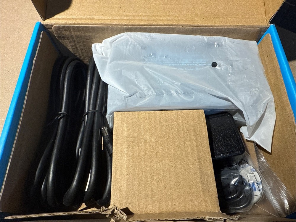 HDMI + 2 Displayport KVM Switch 3 Monitors 2 Computers