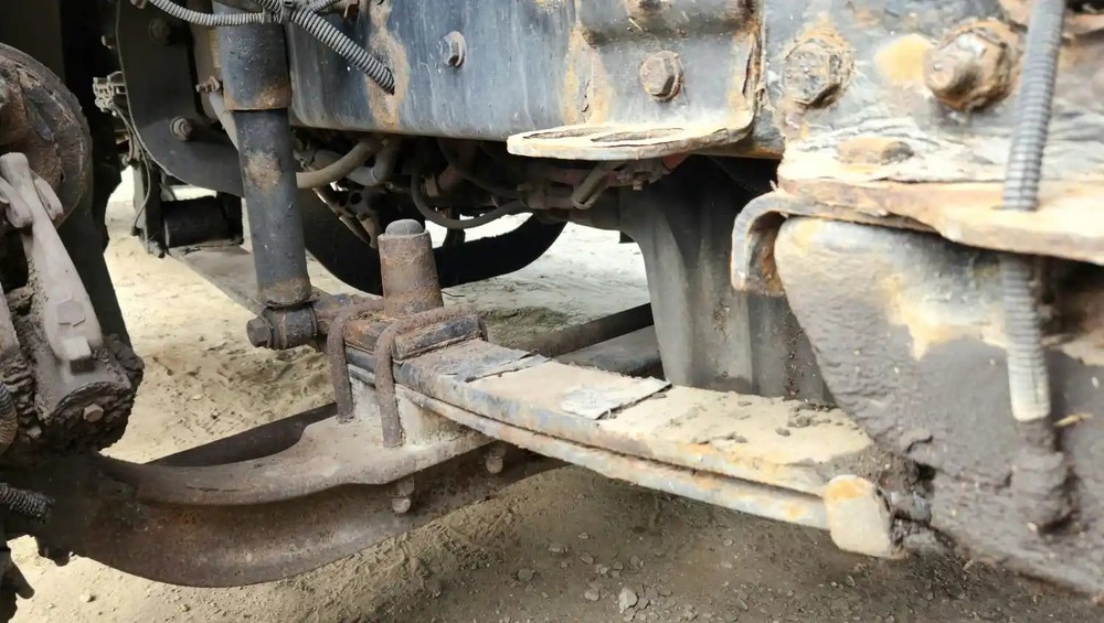 (Used) 2011 Freightliner Cascadia 113, FRONT LEAF SPRINGS Front Leaf & Springs