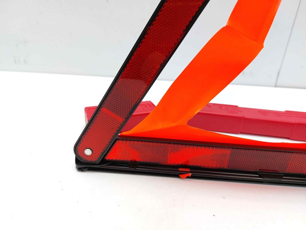 AUDI A4 B9 HAZARD WARNING TRIANGLE 2022