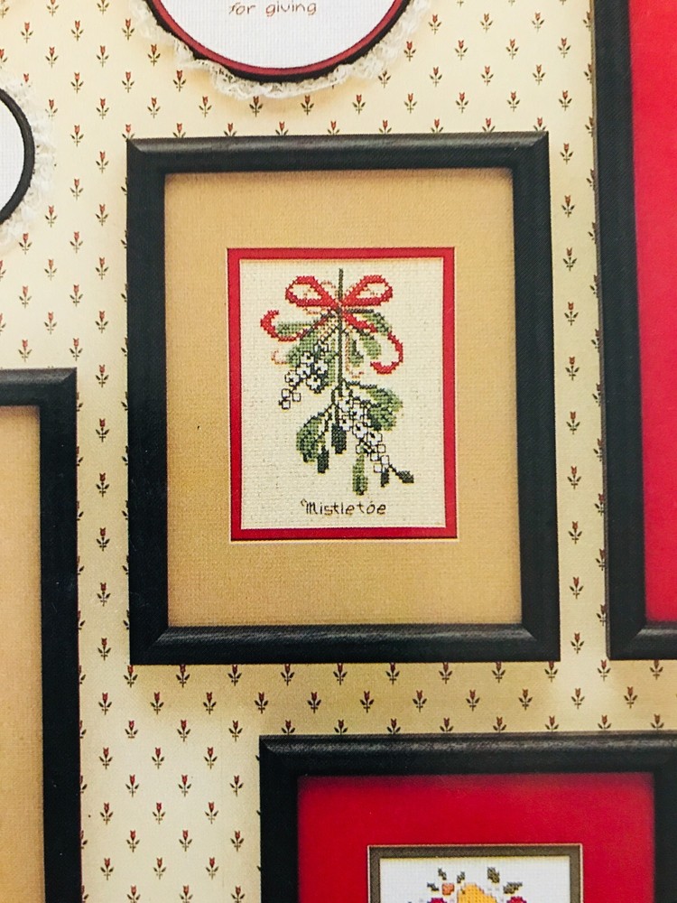 Graph-It Arts PEPPERMINTS & MISTLETOE Cross Stitch Patterns & Instructions VTG