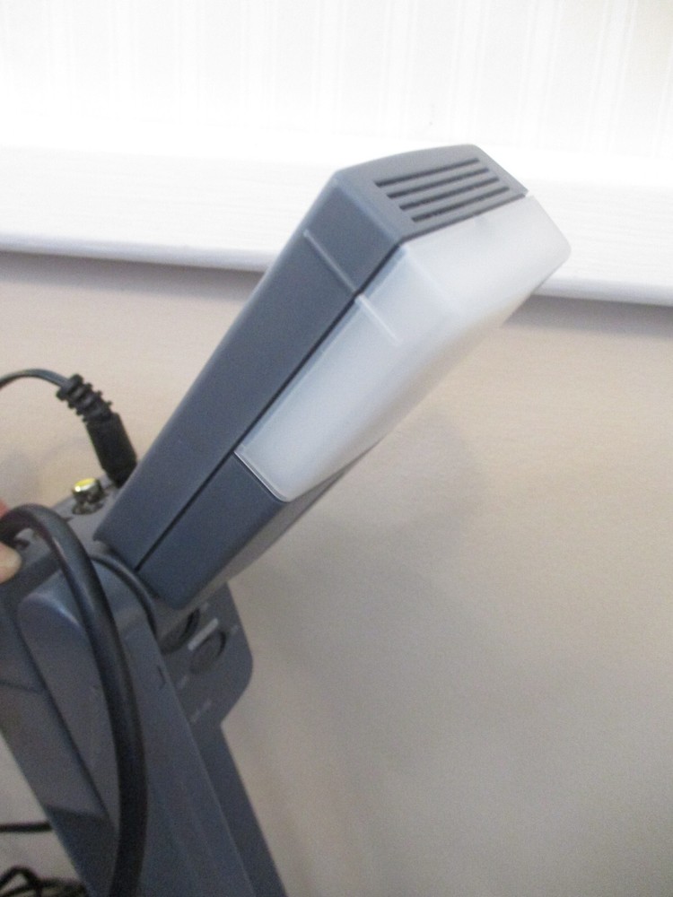 Elmo Visual Presenter DT-70 Table Top Presenter Lamp Camera