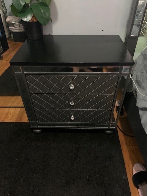 4 Piece Queen Bedroom Set