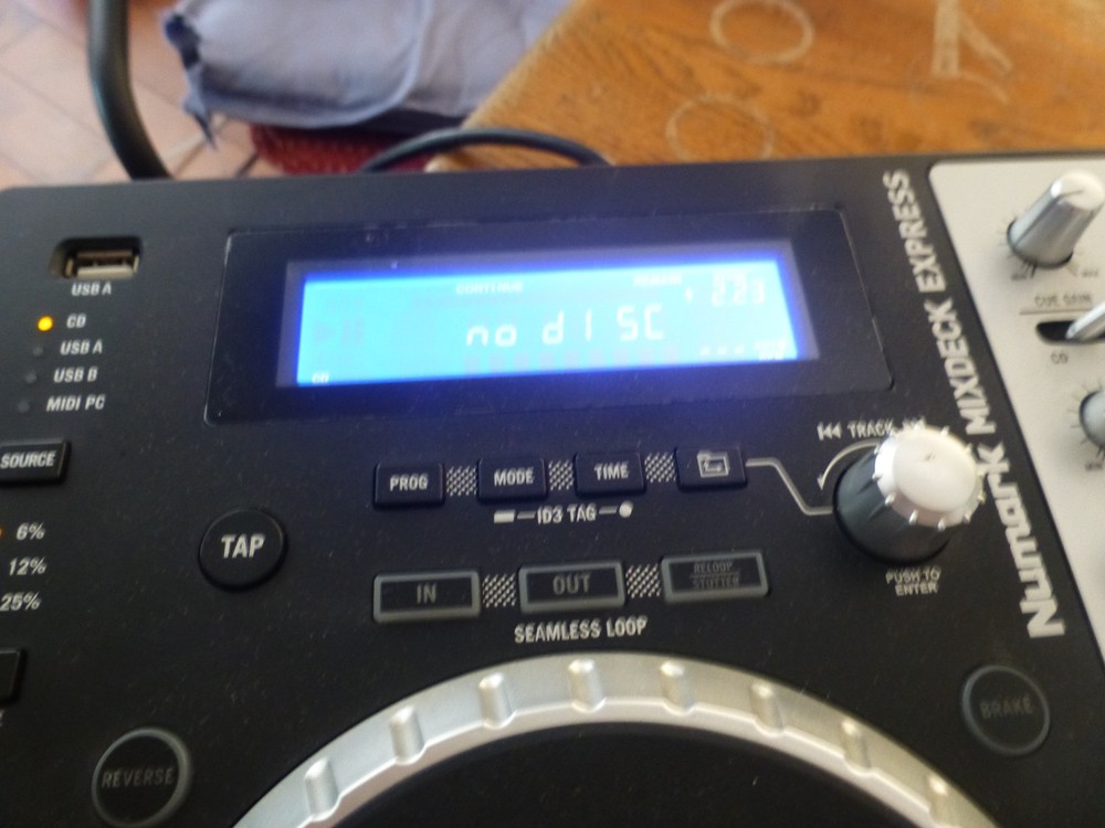 Numark Mixdeck Express Double Deck DJ Controller, USB, CD, MP3, Filter