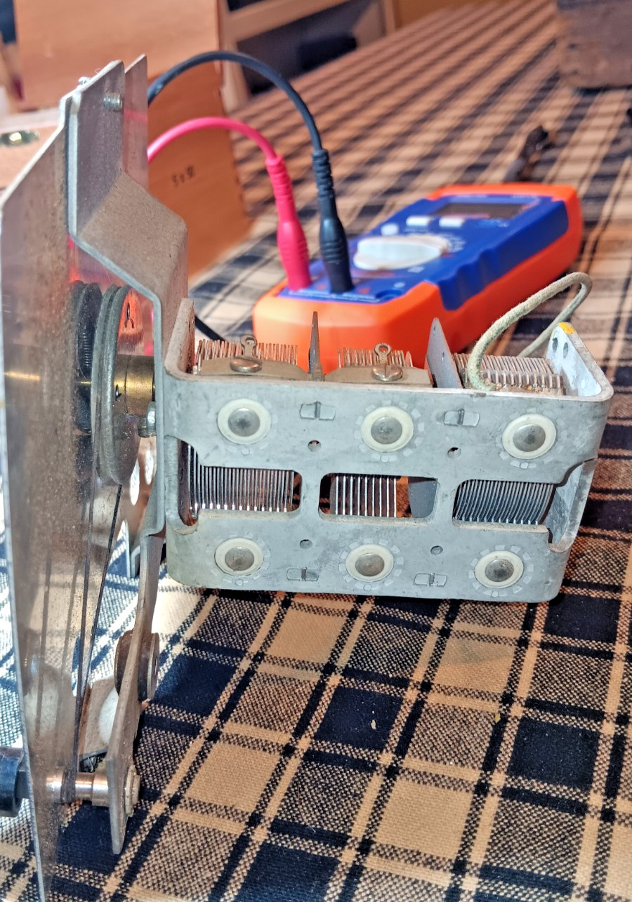 VINTAGE CAPACITOR TRIPLE GANG WITH MAJESTIC FACEPLATE FOR CRYSTAL RADIO