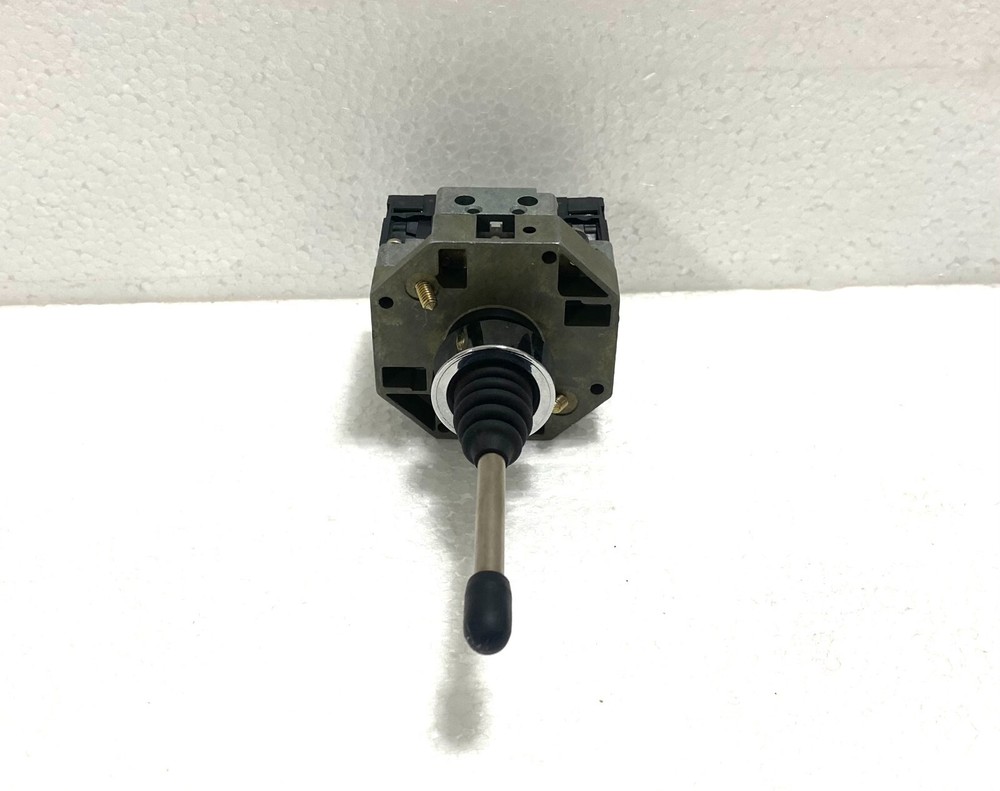 Schneider Electric XD2GA8211 Joystick Controller