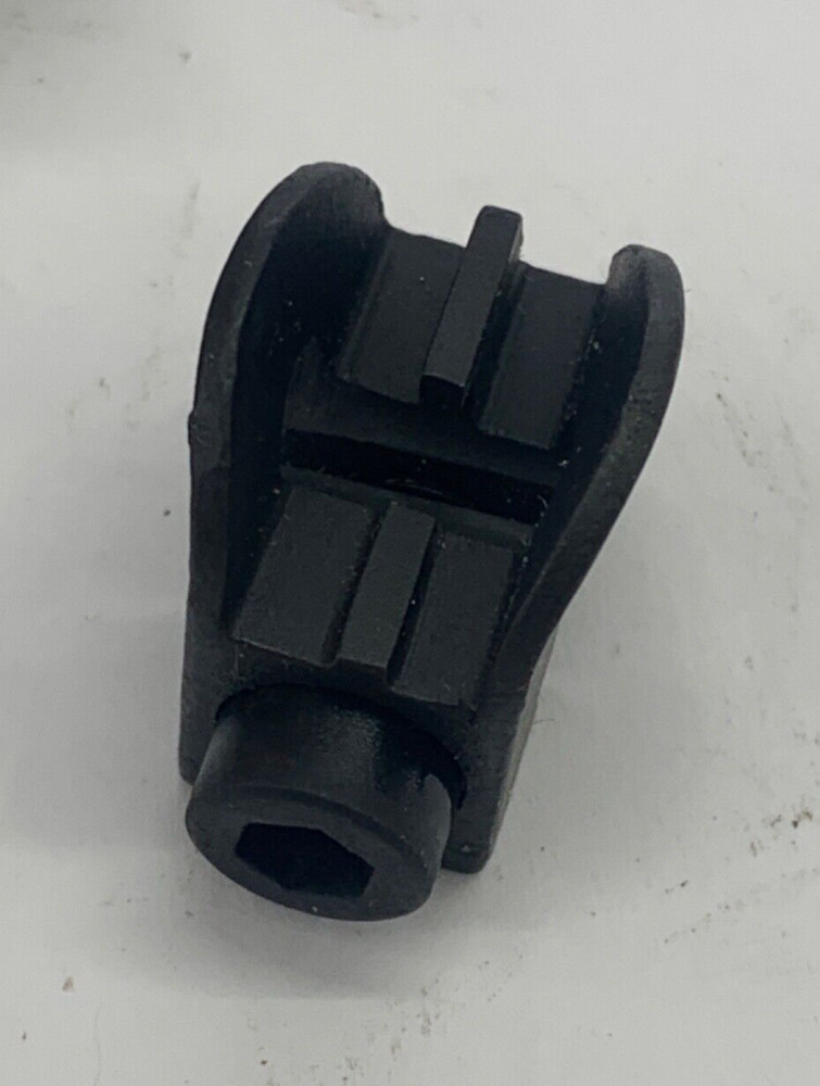 (1) M1 GARAND ORIGINAL SA SPRINGFIELD FRONT SIGHT WITH SMOOTH SCREW.