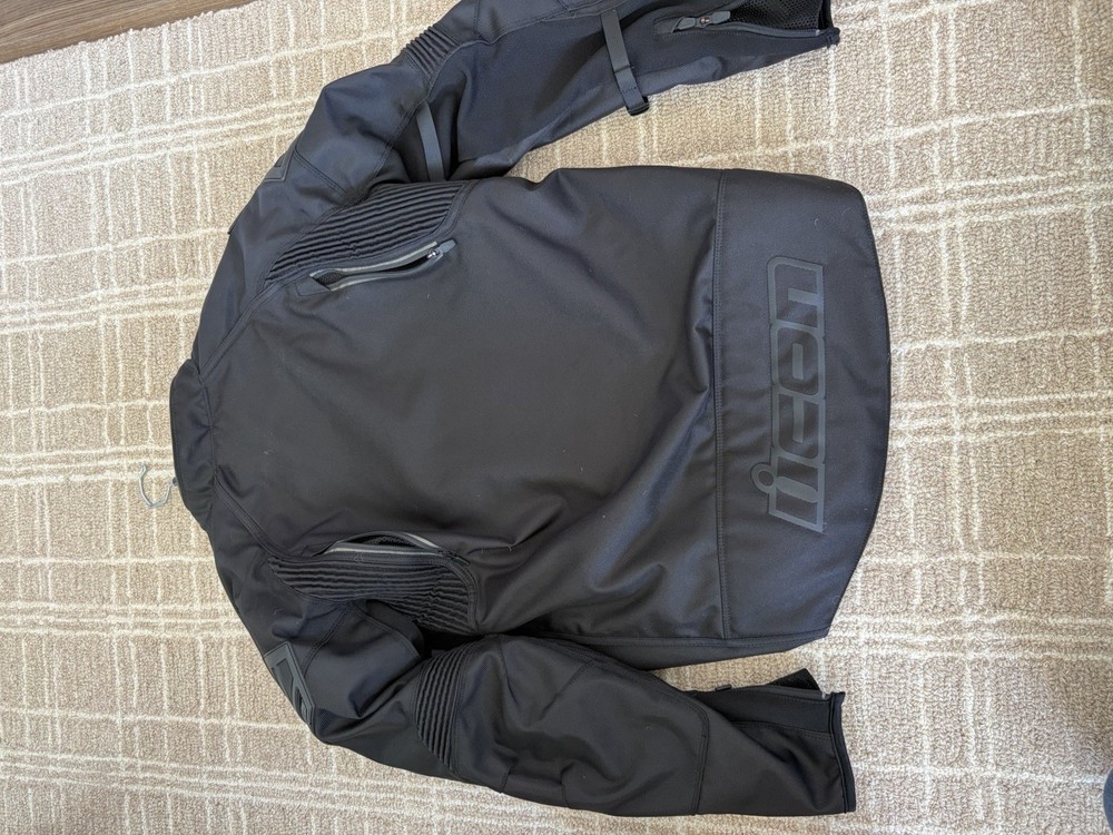 Icon Automag 2 CE Men’s Motorcycle Jacket Black (Includes D30 back protector).