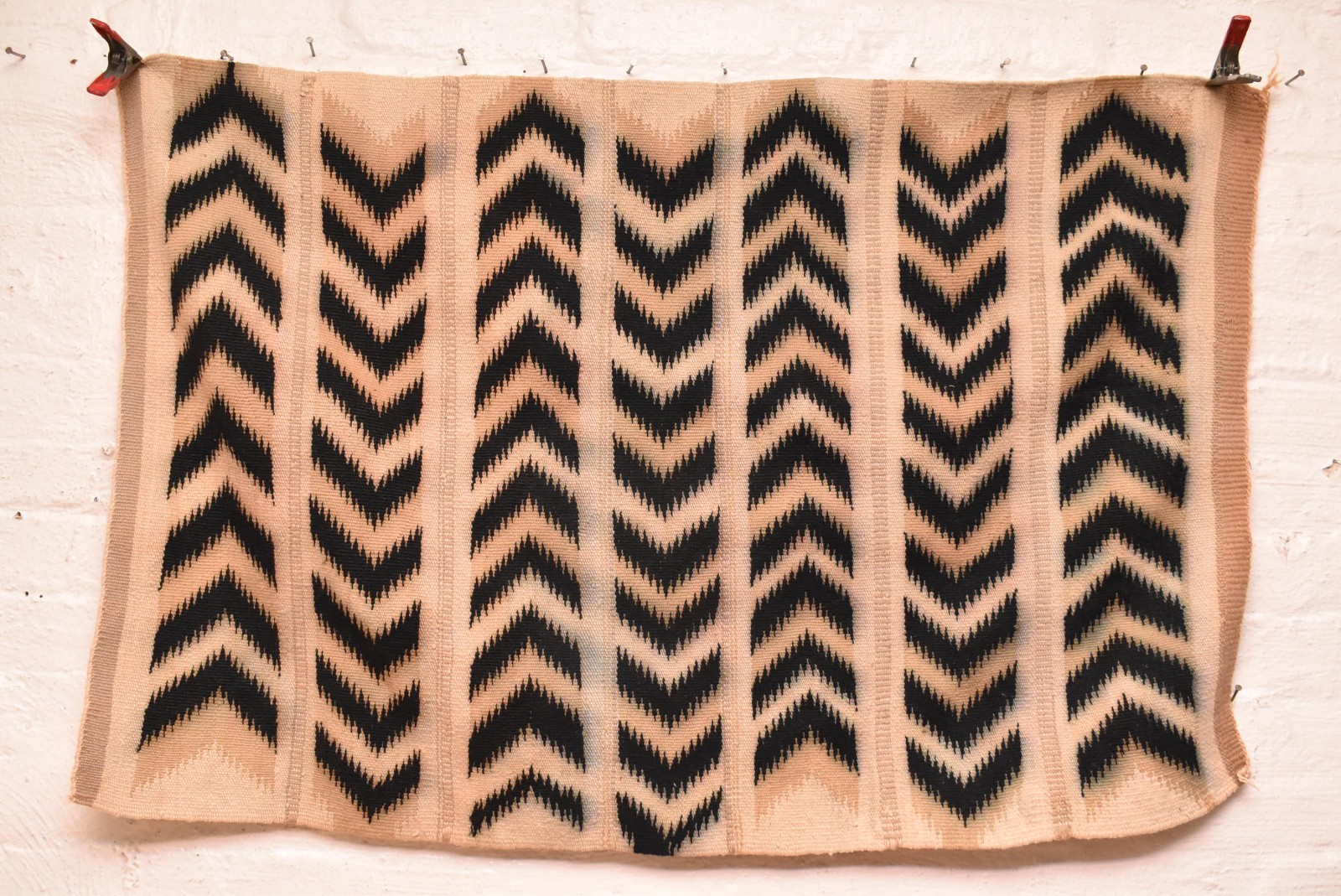 Vintage Navajo Rug Textile Native American Indian EYE Dazzler Weaving 42x28 ATQ