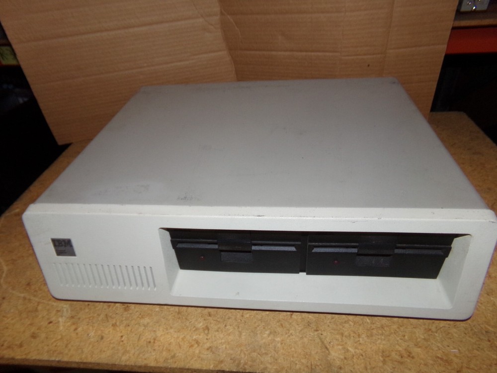 IBM 5160 Personal Computer Dual Floppy
