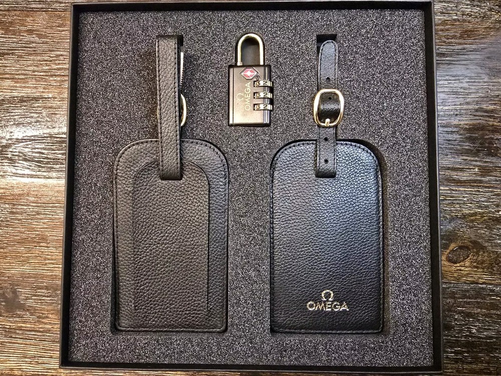 OMEGA Luggage Tag Set (Locker + Name Tag) Leather
