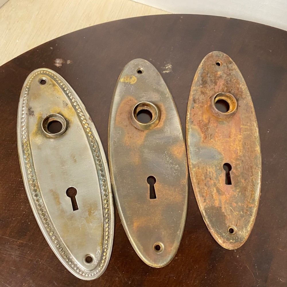 4 Vintage Oval Brass Or Bronze Plated Door Knobs • 3 Back Plates