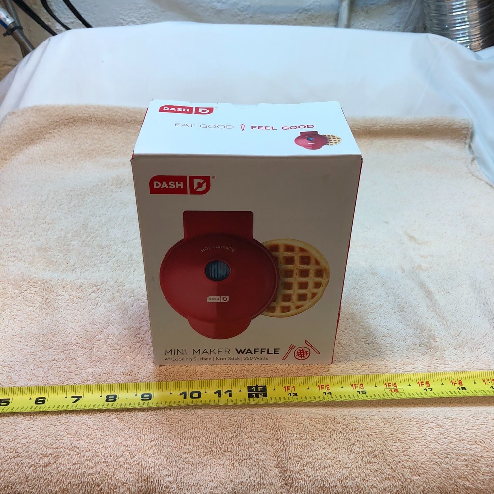 DASH BRAND MINI 4" WAFFLE MAKER