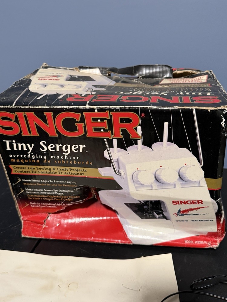 Singer Tiny Serger TS-380 Plus Overedge Sewing Machine