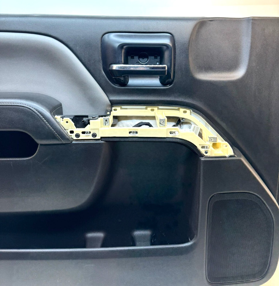 Sierra Silverado 2014-2019 Interior Front Door Trim Panel Left Driver