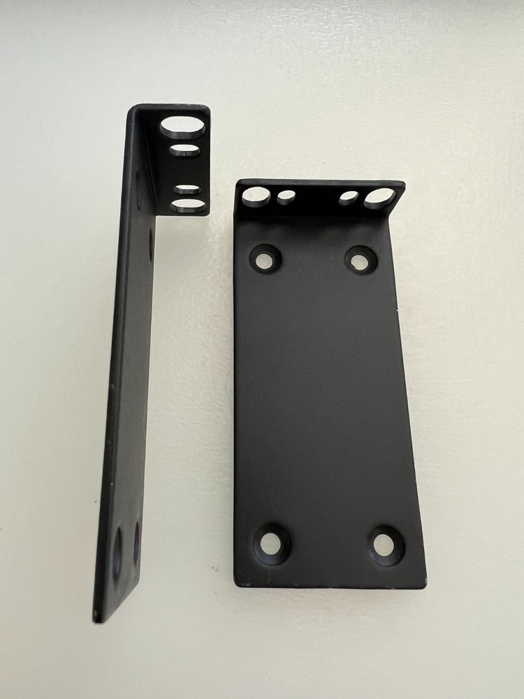 RACK MOUNT EAR BRACKETS 1U/NEW