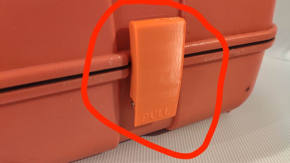 Sokkia style optical level container closing piece