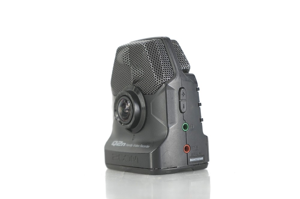 Zoom Q2n Handy Video + Audio Controller - ISSUE