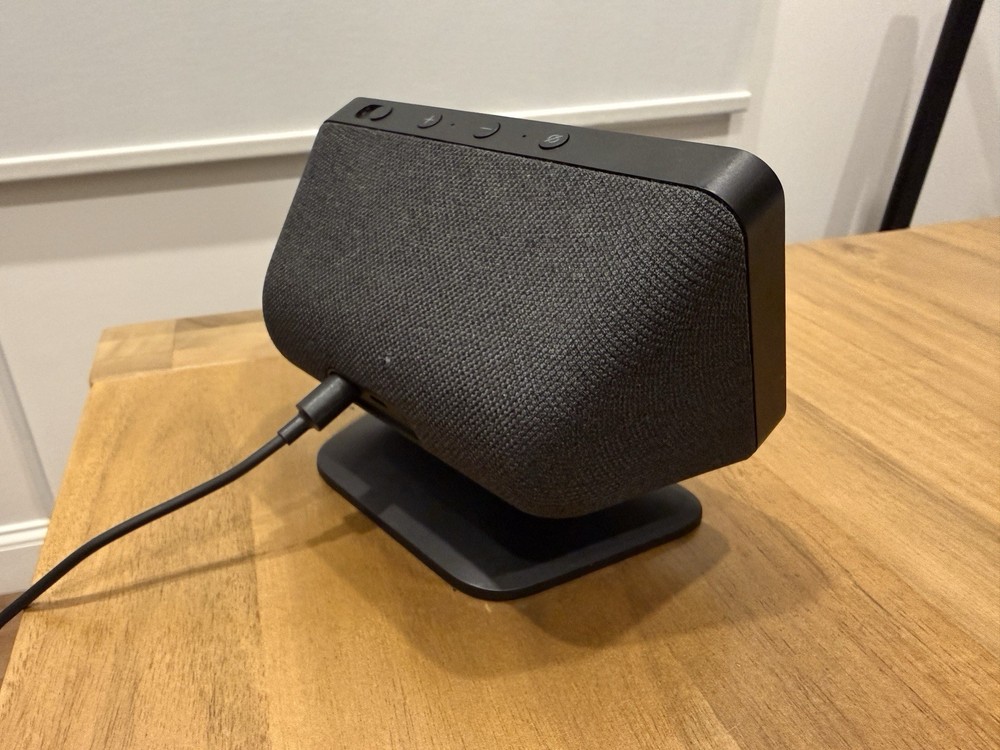 Amazon Echo Show 5 1st Gen Smart Speaker Black With Adjustable Stand/AC Adapter