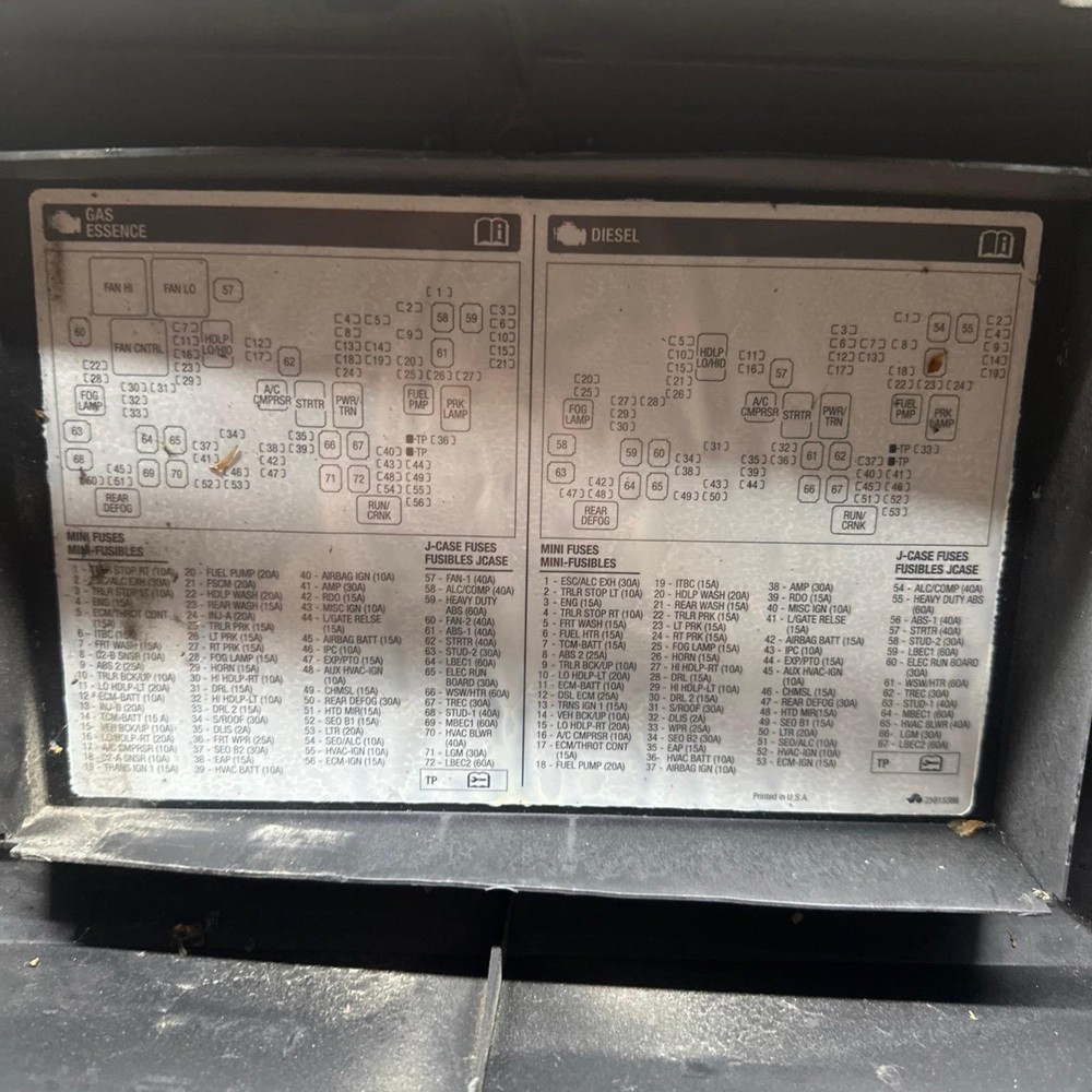 Chevy Silverado 2008 fuse box relay module 12v (.2)