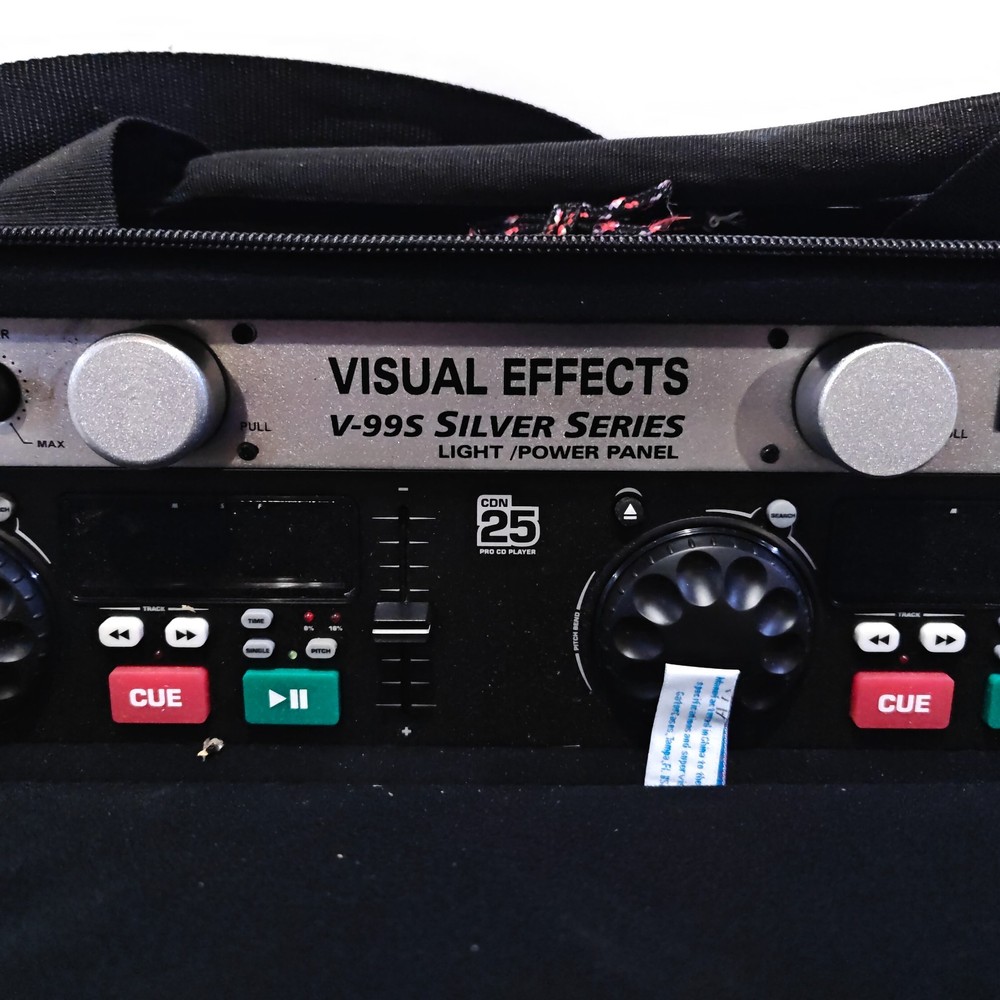 Numark CDN-25 Pro CD Player + Visual Effects V-99S in Gator Case Bundle