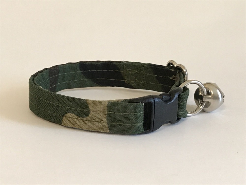 GREEN CAMOUFLAGE ADJUSTABLE BREAKAWAY CAT  COLLAR