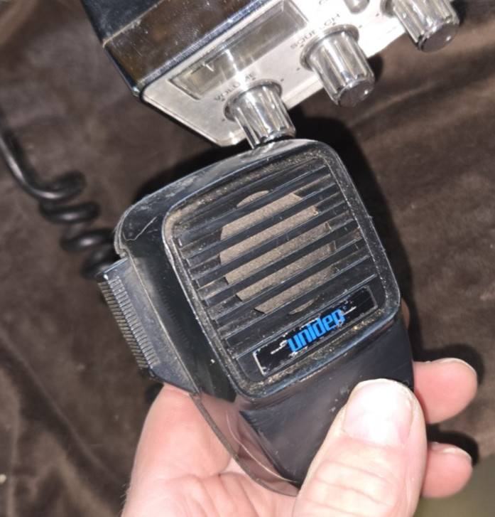 Uniden PC66XL 40-Channel CB Radio Mic and power cord