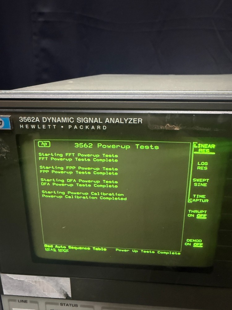 HP 3562A Dynamic Signal Analyzer Powers On Passes Self Tests See Notes