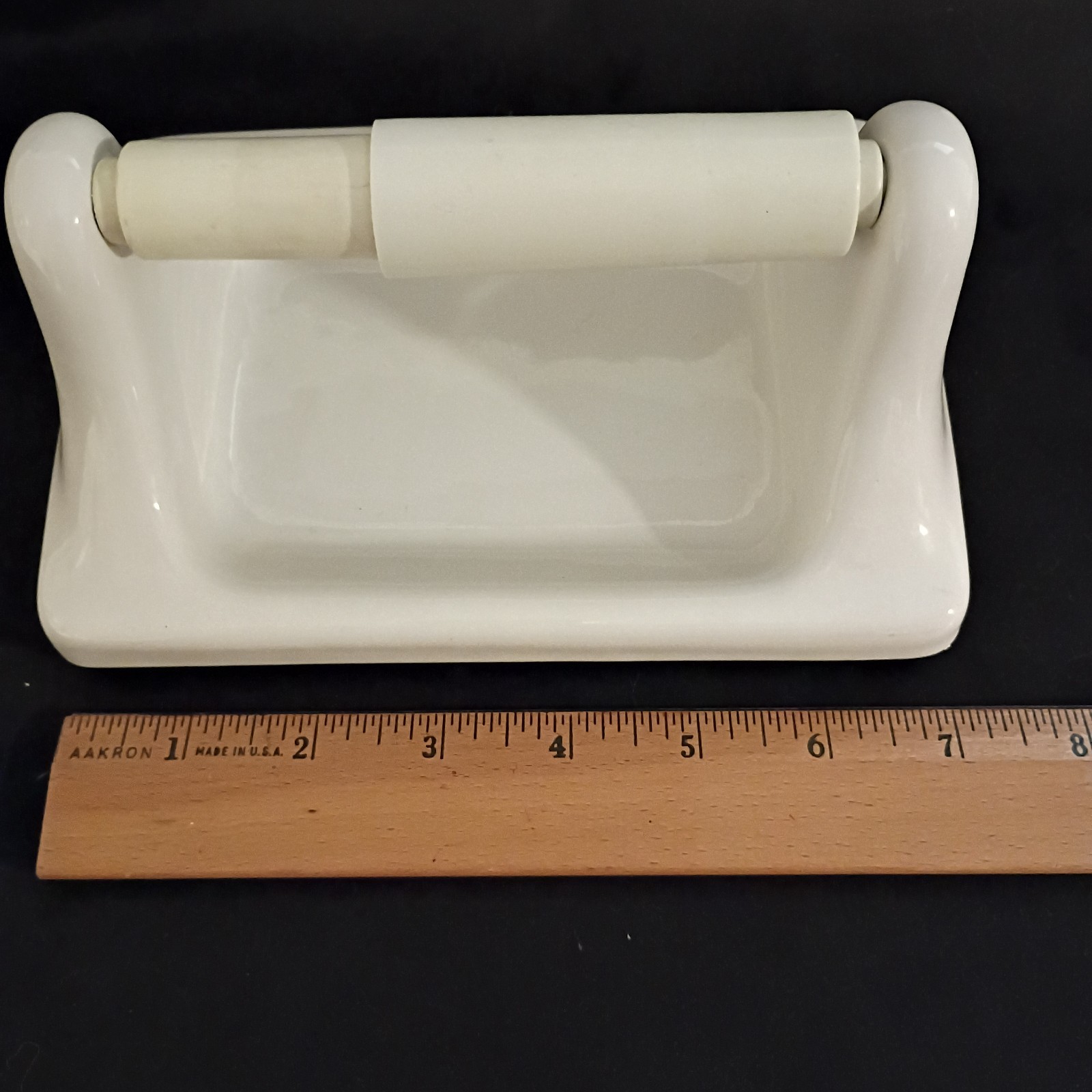 Vintage White Ceramic Toilet Paper Holder Bathroom Wall Mounted MCM M-108