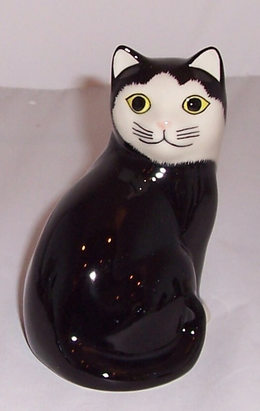 QUAIL Black & White Cat Looking Back -4" tall - Simon