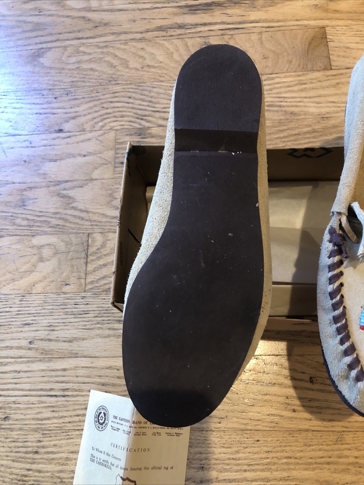 Vintage Genuine Indian The Cherokees Moccasins Size F 7 Natural NEW Q