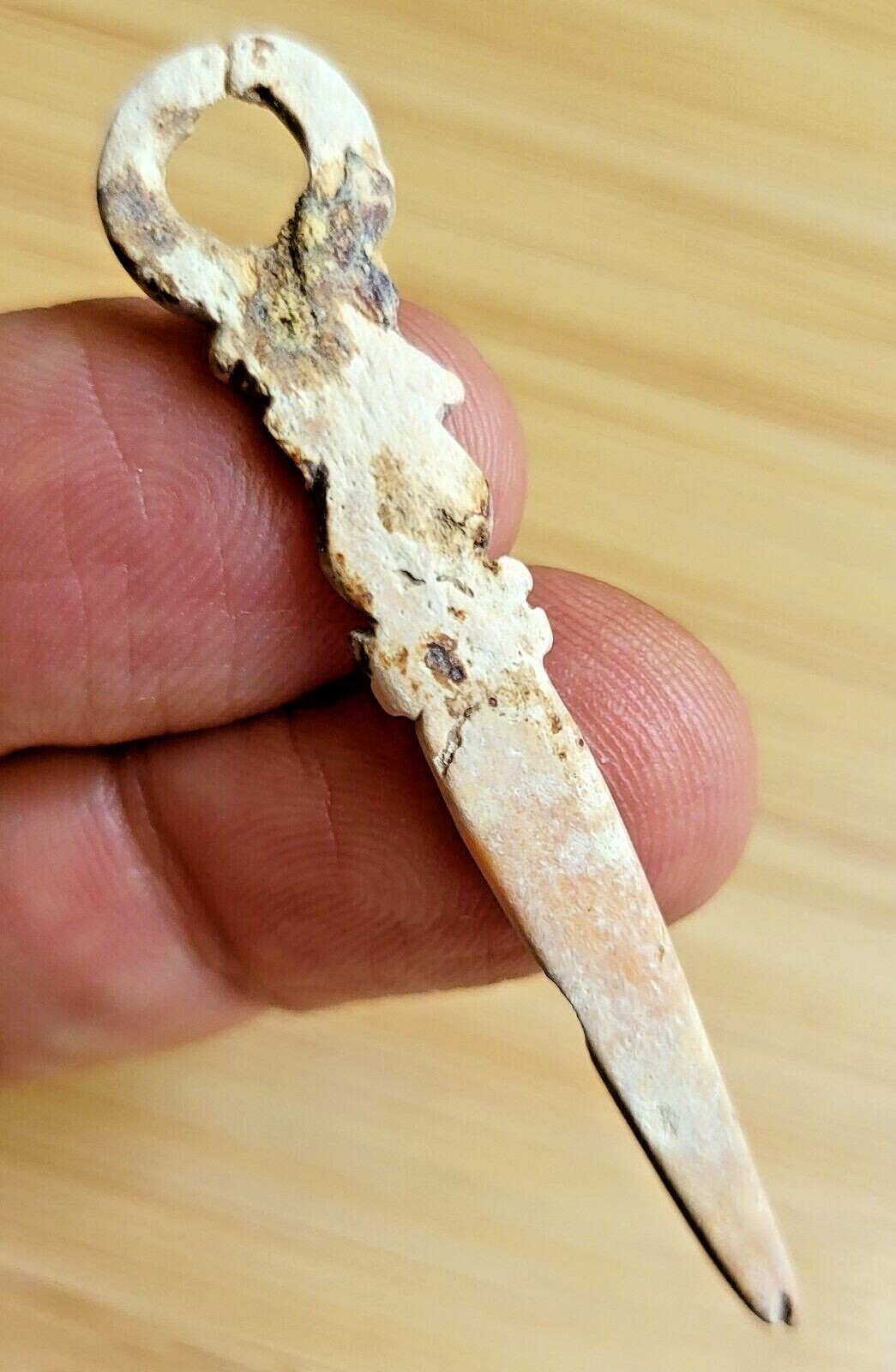 AUTHENTIC -- c. 2000 YEAR OLD PRE-COLUMBIAN COLIMA CARVED SHELL PENDANT - MEXICO