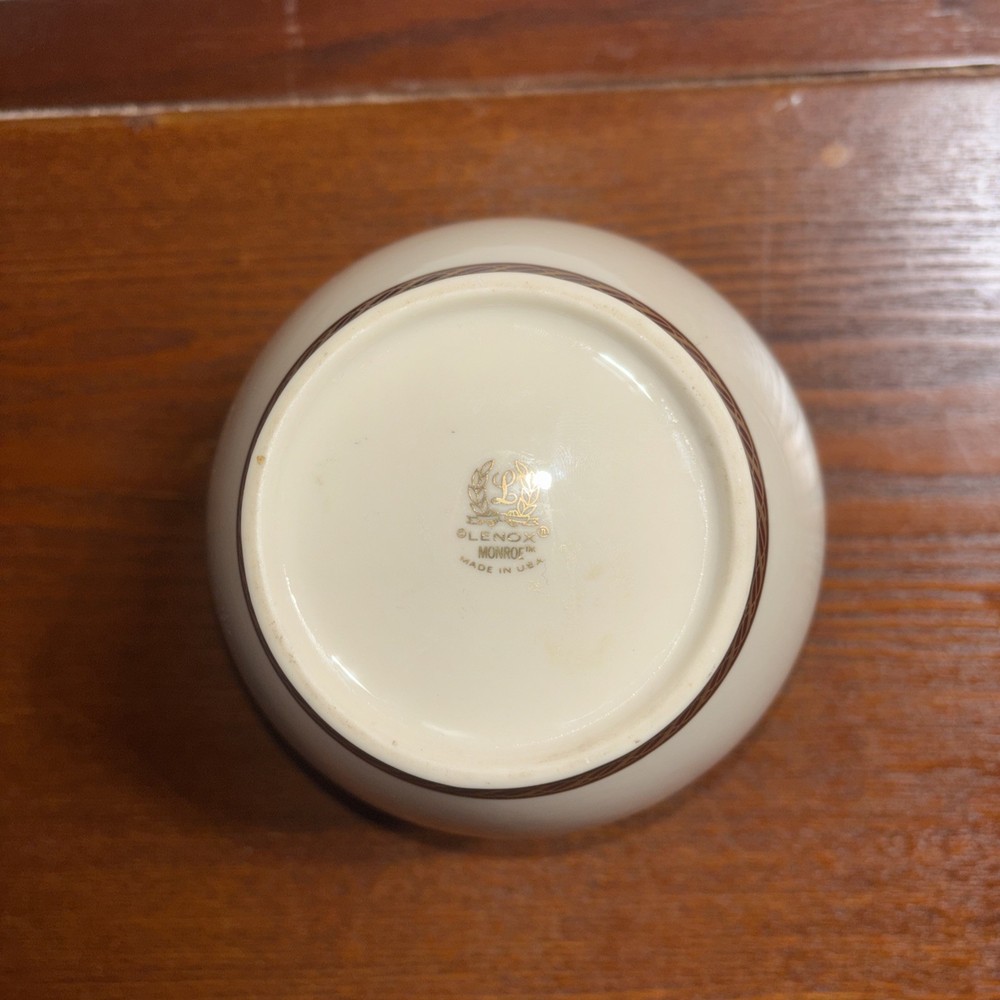 Lenox ~ Monroe Pattern, Ginger Jar Shaped 5 inch. Vase EX