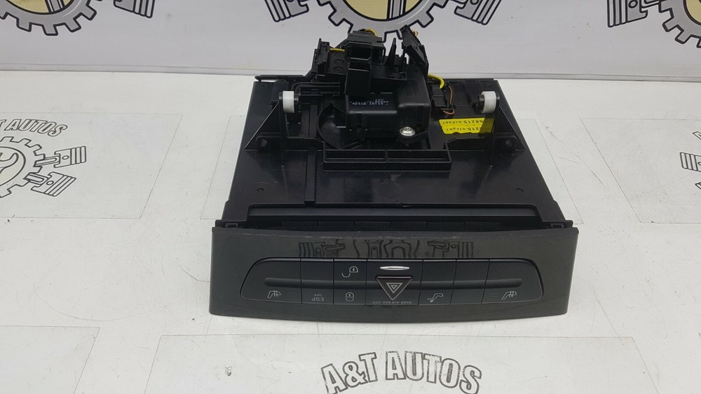 MERCEDES E-CLASS W211 6 DISC CD CHANGER WITH PANEL A2116800552