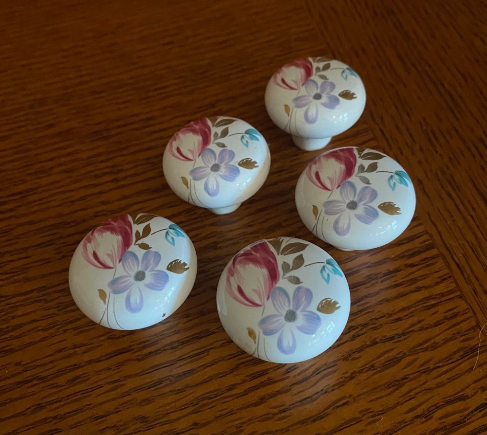 VTG Porcelain Knobs - Set of 5 Hand Painted Flower Pattern