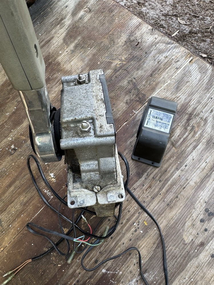 Yamaha Engine Top Mount 704 Binnacle Control Box