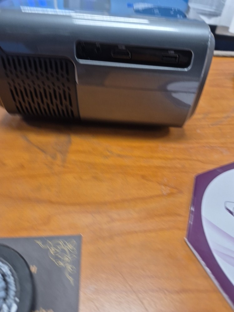 Caiwei Auto Focus Projector 1080P with 4k Input Support A8 version A