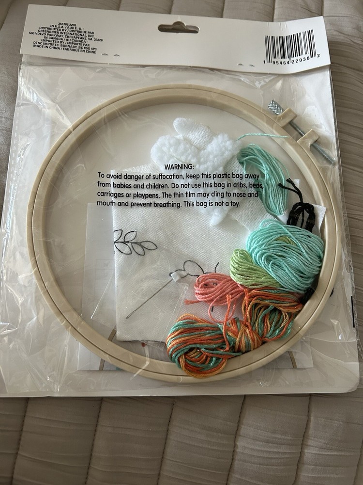 “Crafts” Embroidery Hoop Kit New Includes Hoop & Thread
