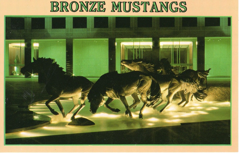 THE BRONZE MUSTANGS, IRVING, TX - PC5433