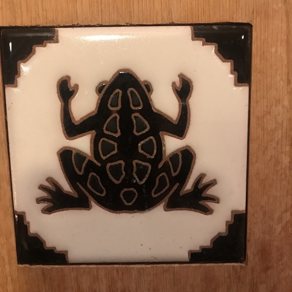 Ruis Wood Frog Tile Insert