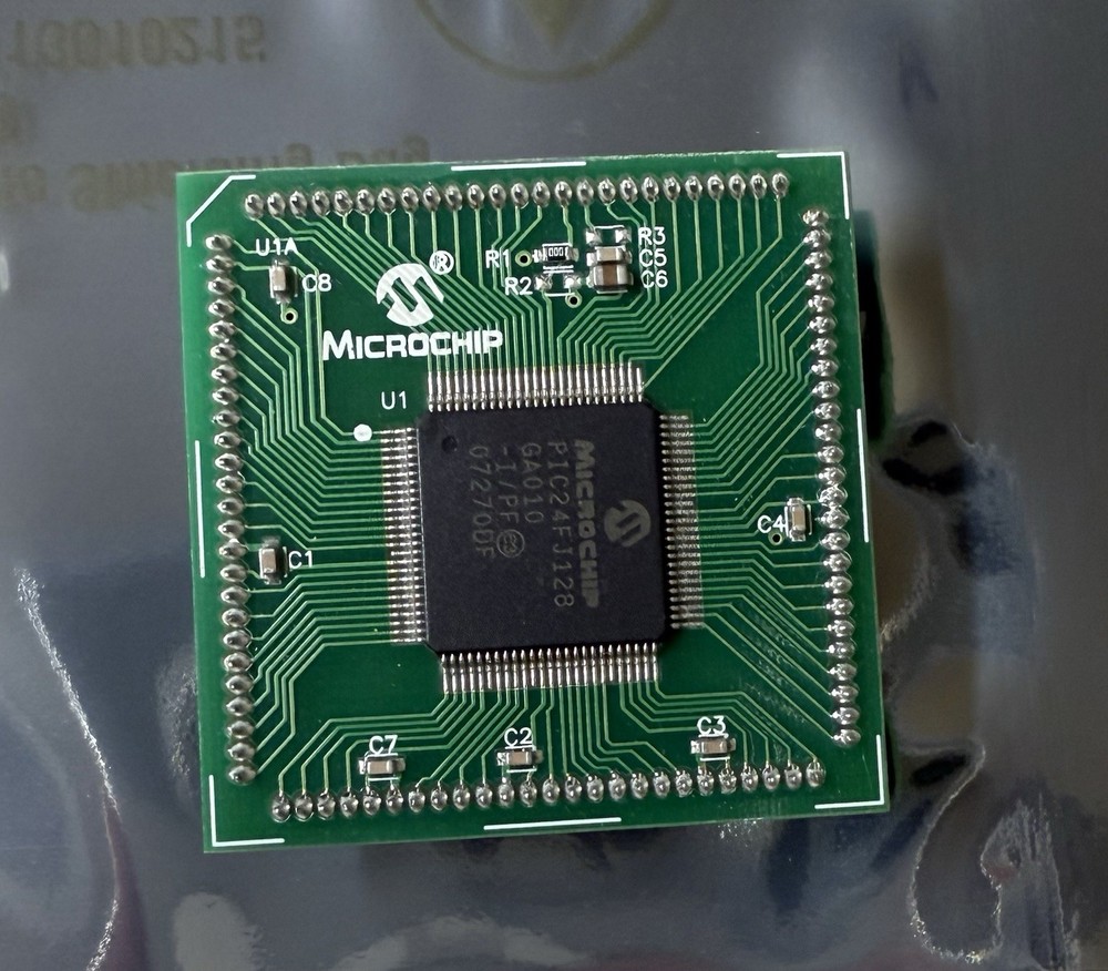 Microchip PIC24FJ128GA010 Module