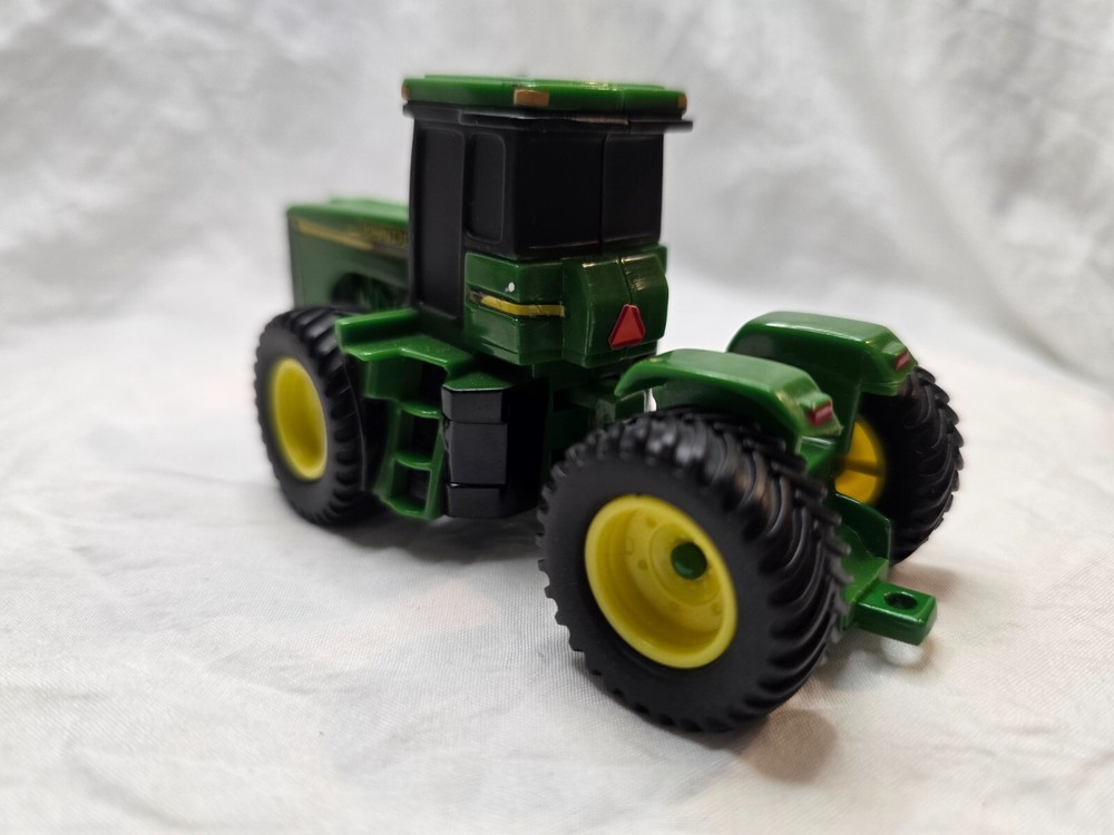 ERTL John Deere Tractor 1:64 - D0520YL01