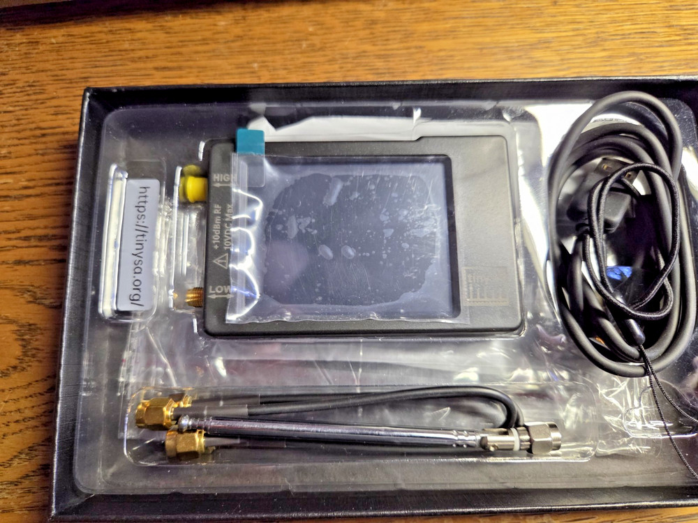 Tiny Spectrum Analyzer TinySA 100kHz-960MHz Portable Frequency Analyzer in Box