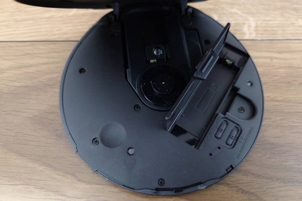 Sony D-EJ2000 Portable CD Player Walkman Black Tested D-EJ2000 Used From Japan