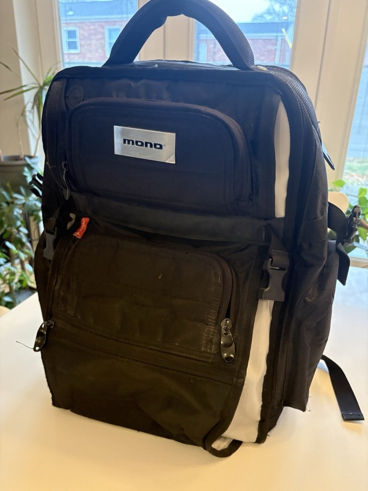 Mono Classic Flyby Backpack Black